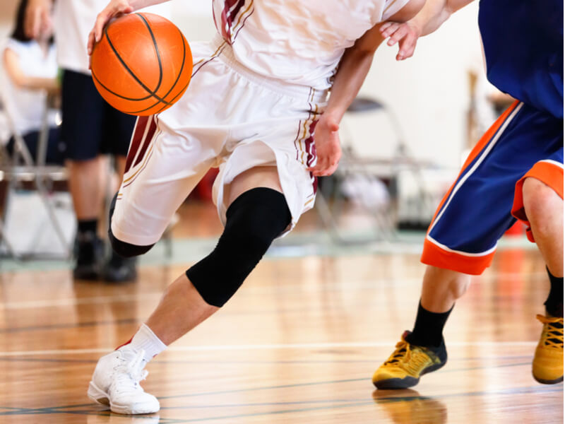 sports knee pain basketball